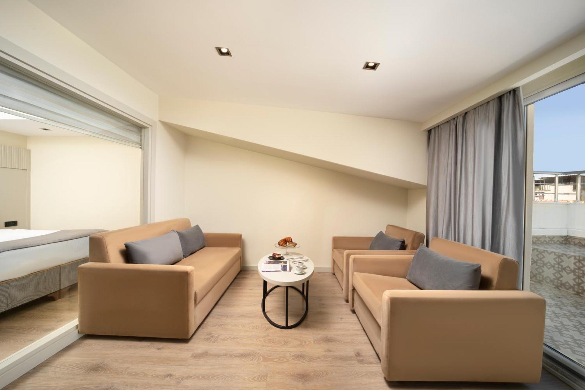 Taksim Galataport Frz Burak Hotel — Photos 1